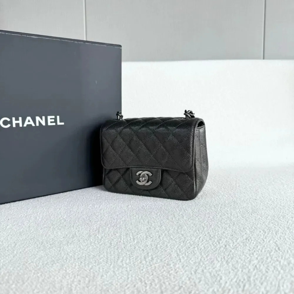 CHANEL brand color